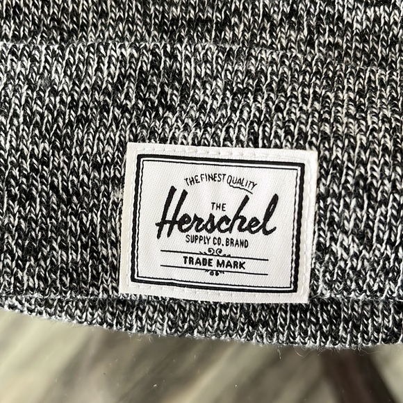 3 PACK BEANNIES (COW/DISTRICT)(ALIEN/UNKNOWN)(BLK& WHT/HERSCHELSUPPLY CO. NWOT - Picture 2 of 7